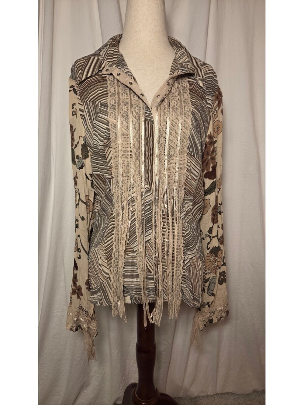 Vintage unique Caviar blouse size large